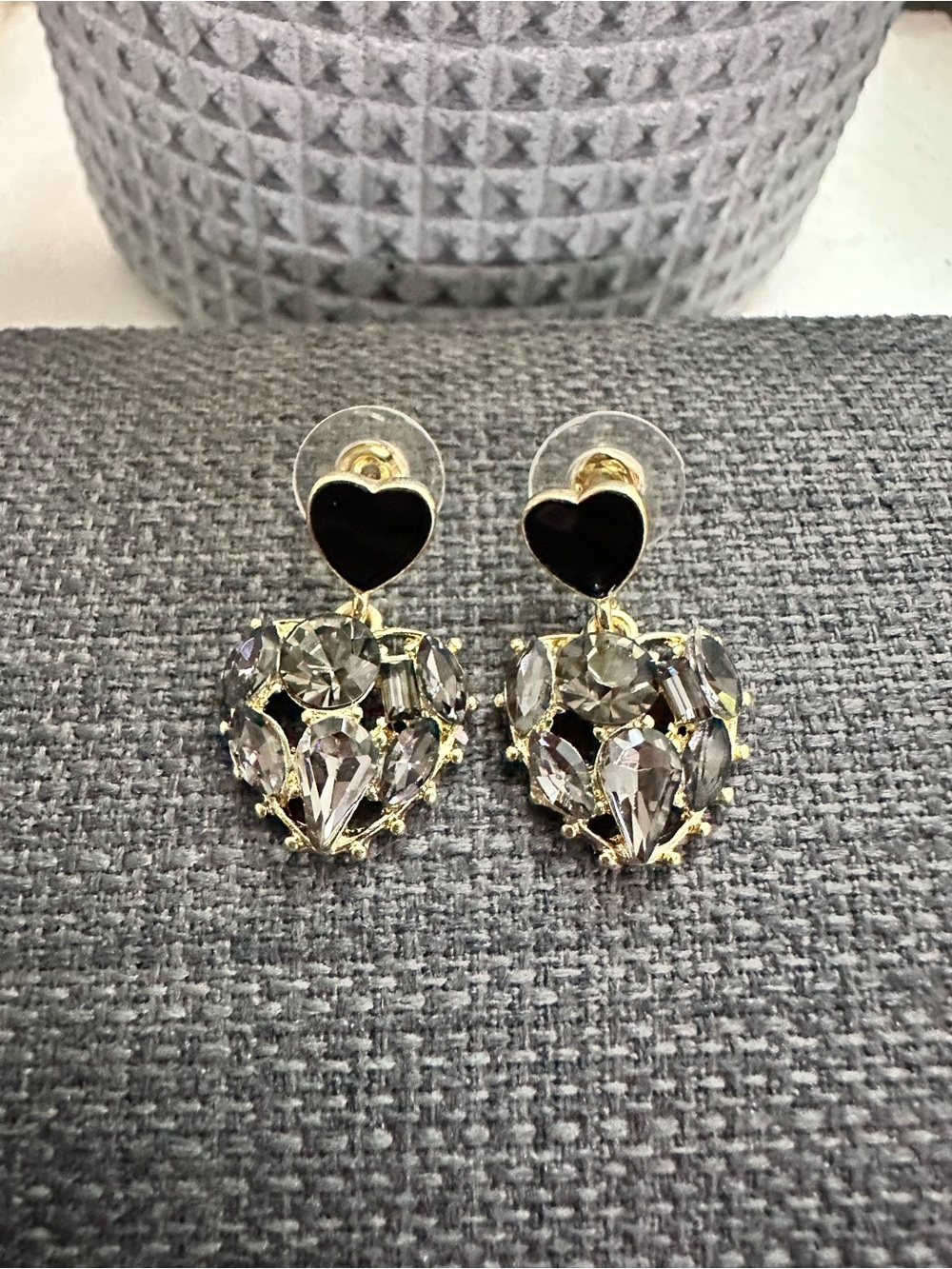 Fashion jewelry Statement Gold-Tone Black Heart Crystal Drop Earrings